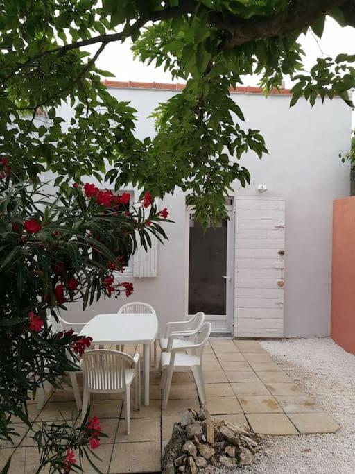 Villa Au Calme Avec Exterieur Et Parking Gratuit Aux Portes D'Aix Et Marseille Emplacement Ideal Marselha Exterior foto